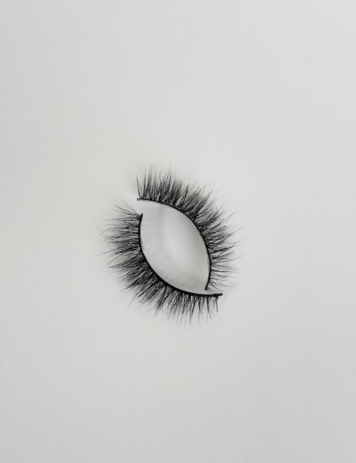 LUXE LASH EFFORTLESS 1
