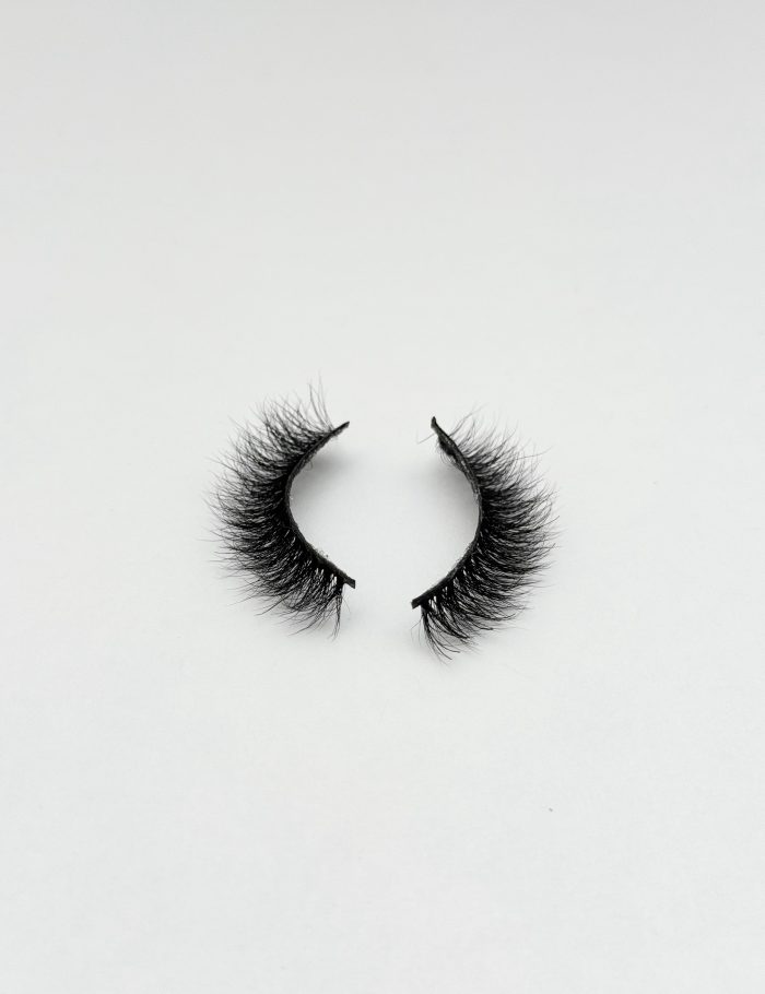 LUXE LASH WHISPY 1